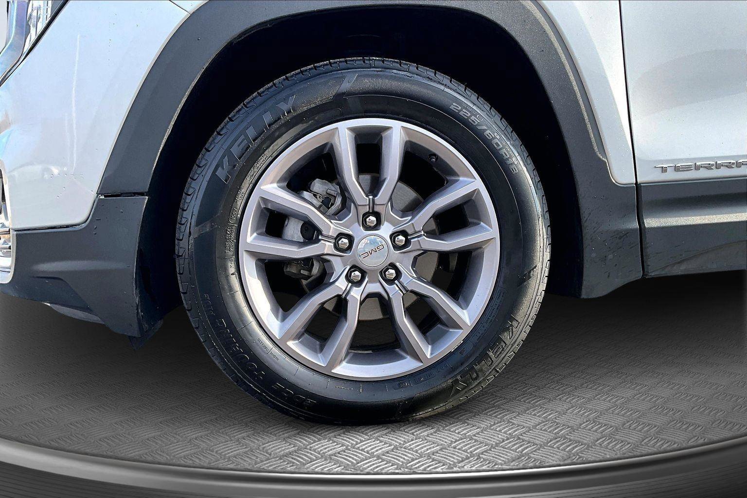 Used 2022 GMC Terrain SLT w/ Infotainment Package II image 10