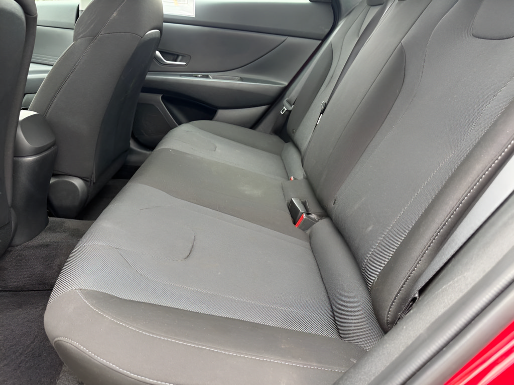 Used 2023 Hyundai Elantra SE FWD image 14