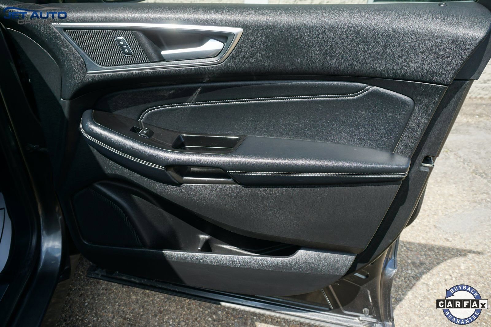 Used 2018 Ford Edge Titanium image 23