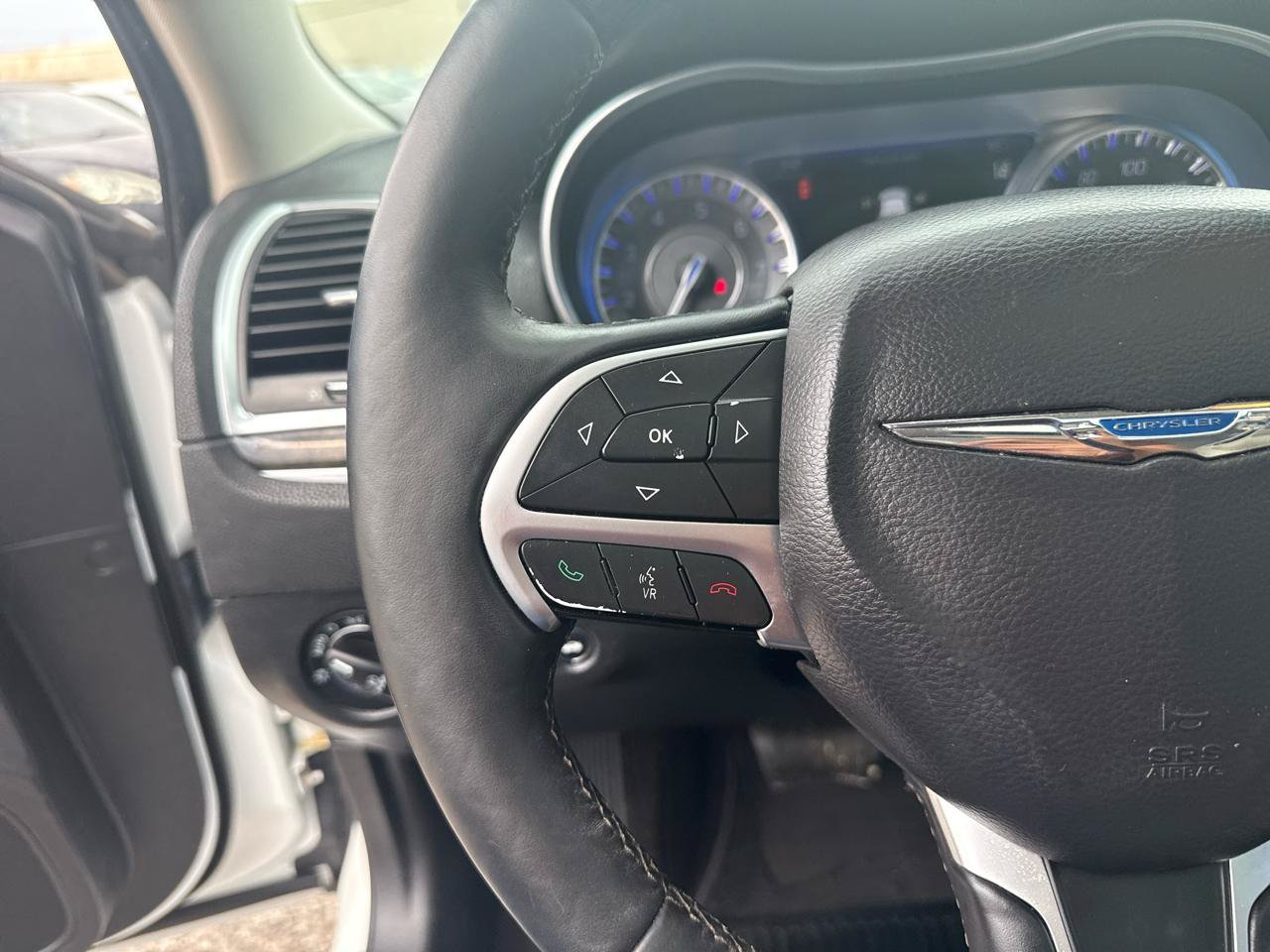 Used 2016 Chrysler 300 C w/ Safetytec Plus Group RWD image 17