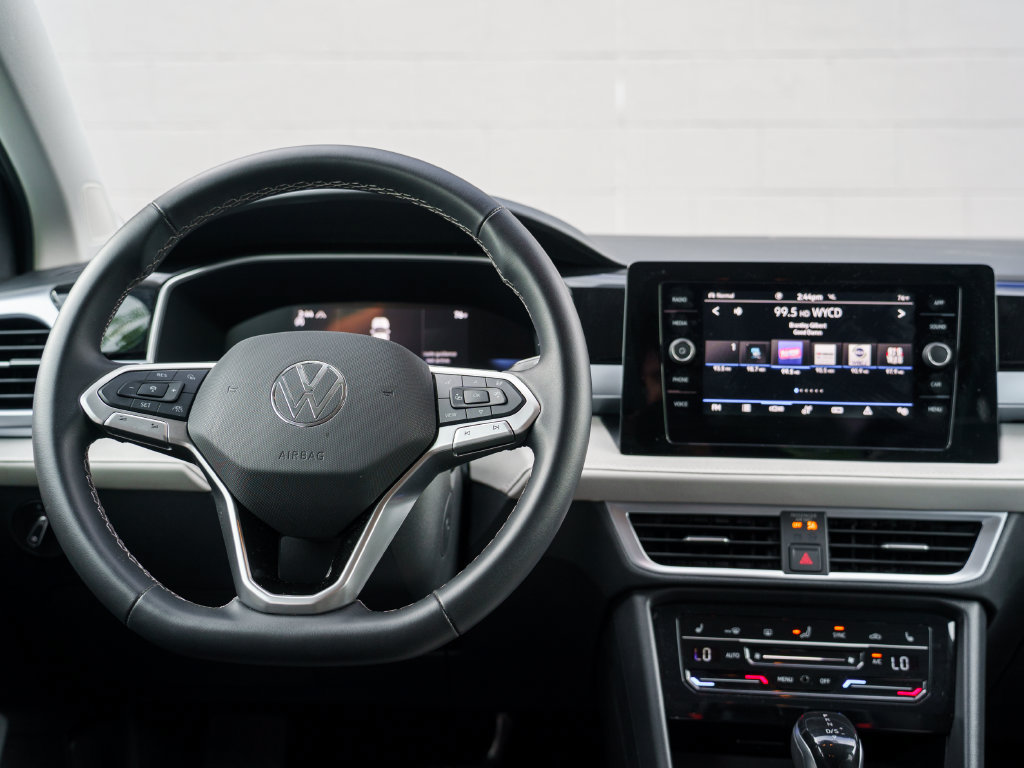 Certified 2025 Volkswagen Taos SE AWD/4WD image 22