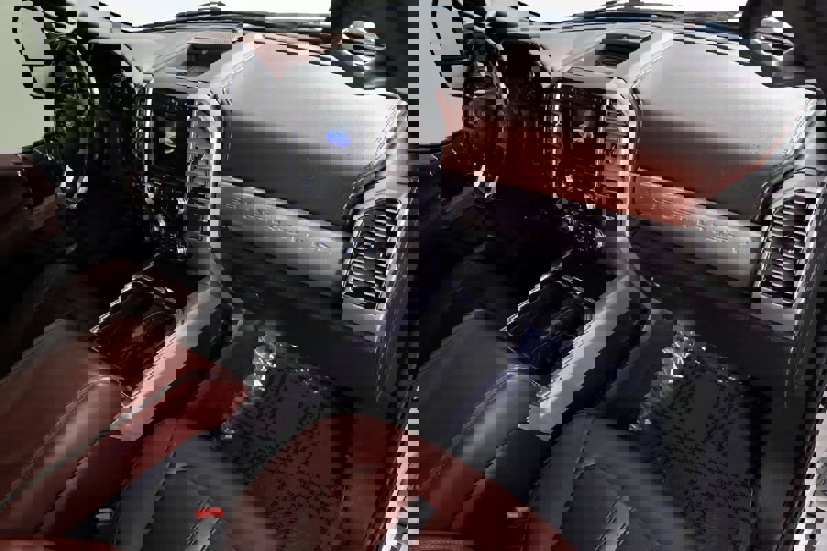 Used 2020 Ford F350 Platinum w/ FX4 Off-Road Package image 41