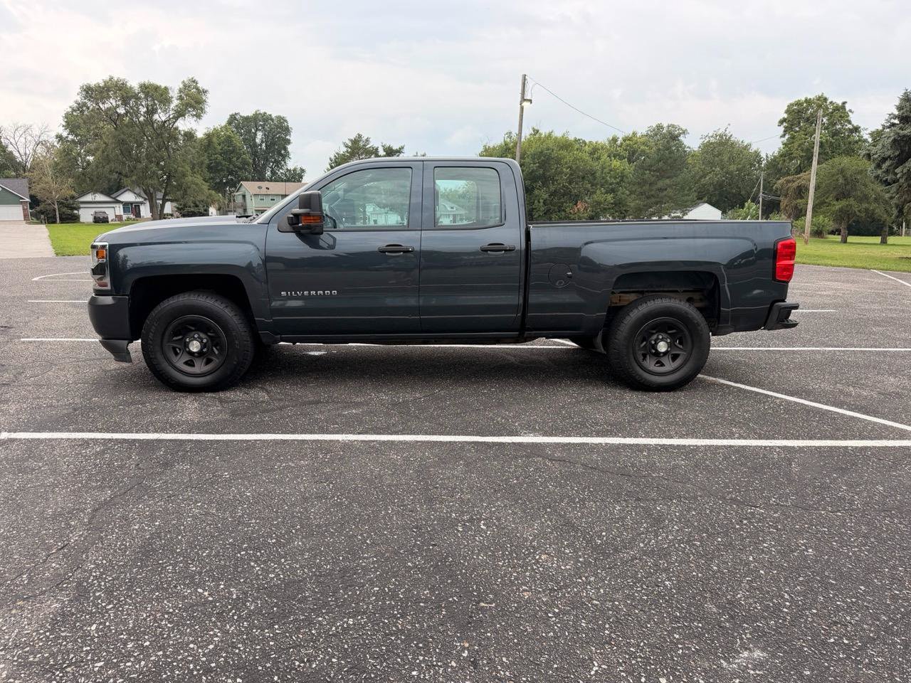 Used 2017 Chevrolet Silverado 1500 W/T AWD/4WD image 2