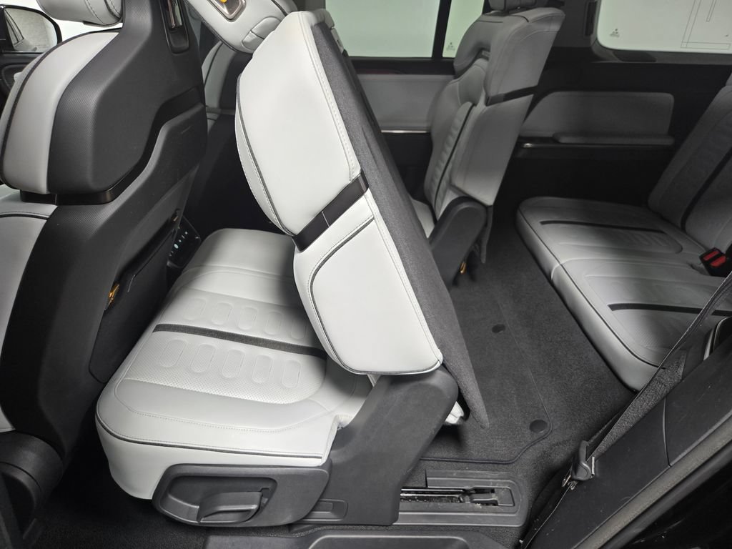 Used 2023 Rivian R1S Adventure AWD/4WD image 40