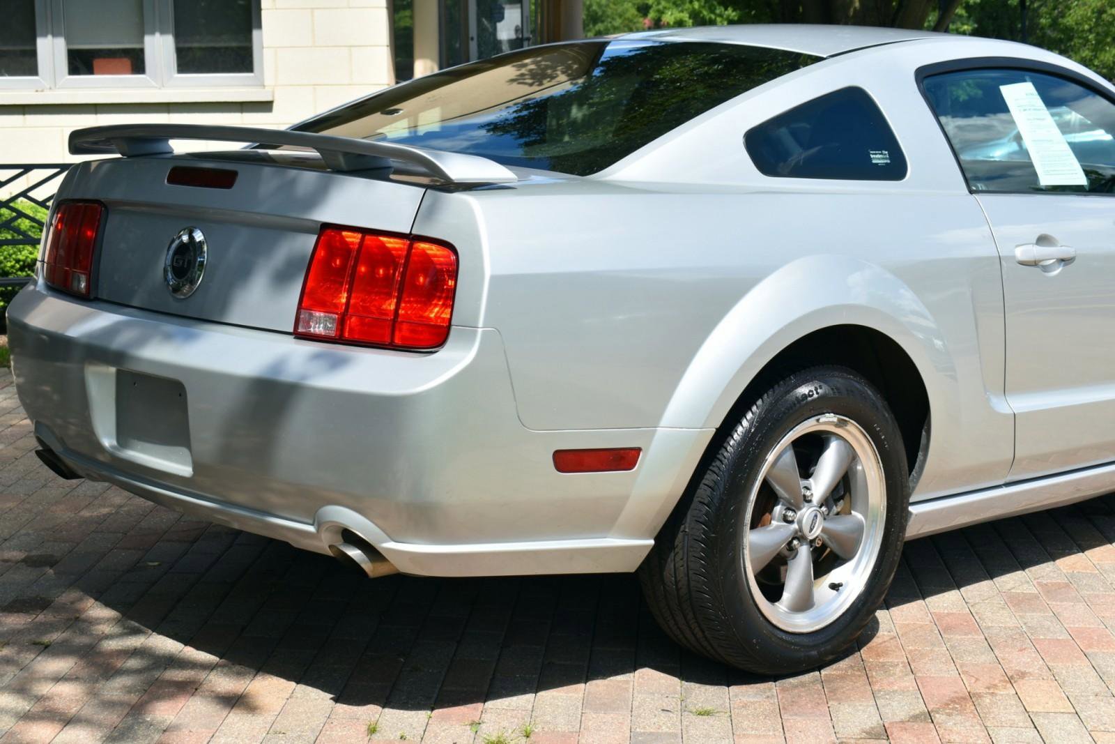 Used 2006 Ford Mustang GT Premium image 13