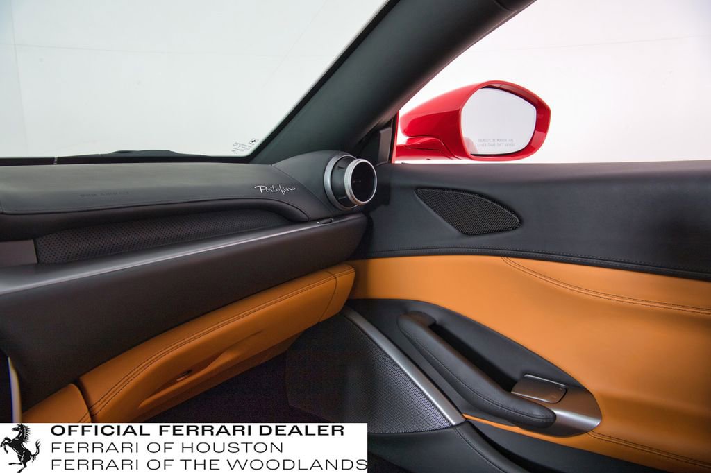 Used 2019 Ferrari Portofino image 18