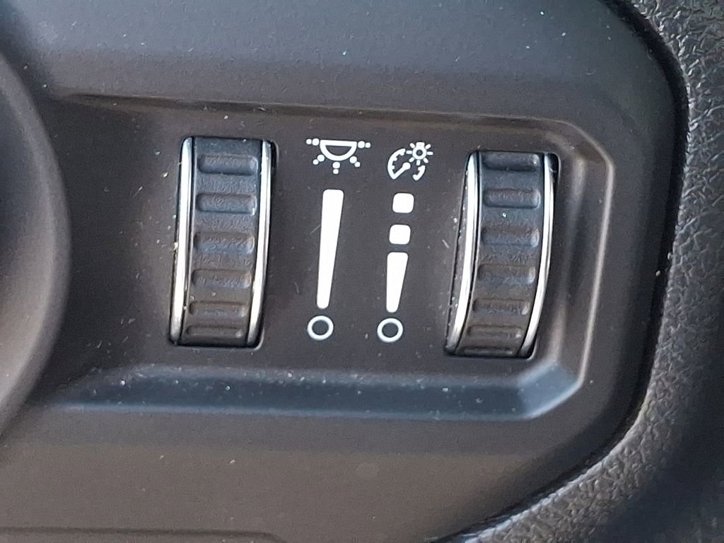 Used 2021 Jeep Gladiator Sport AWD/4WD image 24