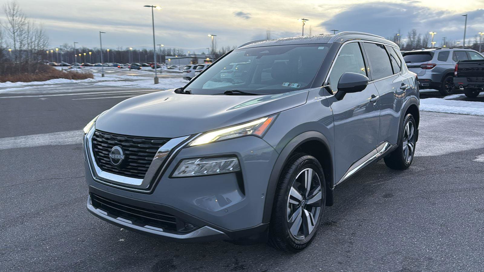 Used 2022 Nissan Rogue SL w/ SL Premium Package image 15