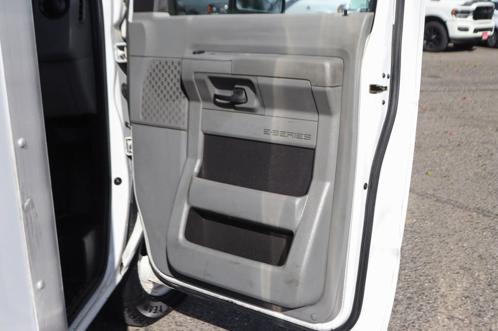 Used 2016 Ford E-450 and Econoline 450 Super Duty w/ Power Windows & Locks Group RWD image 34