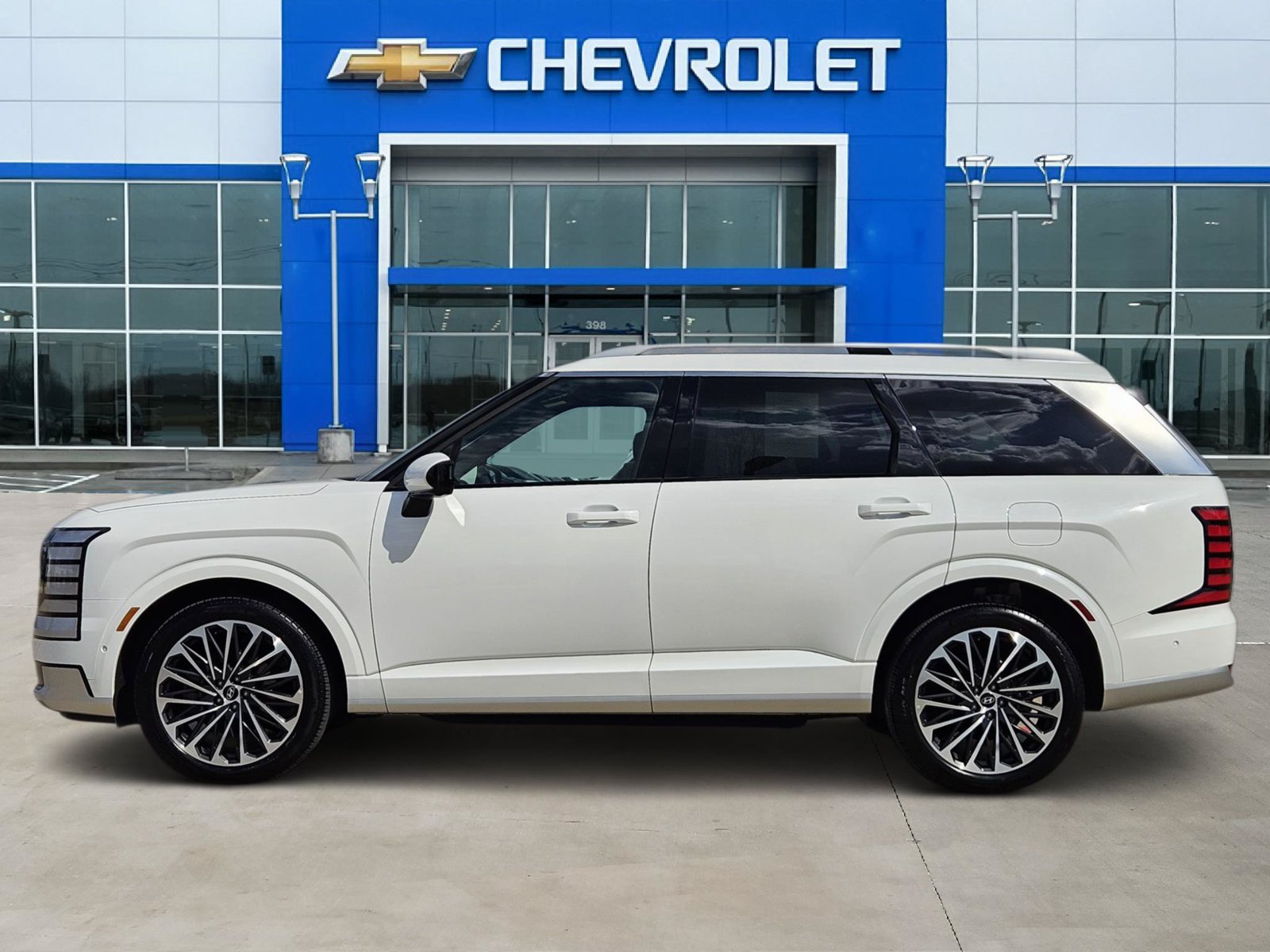 Used 2026 Hyundai Palisade Calligraphy FWD image 3