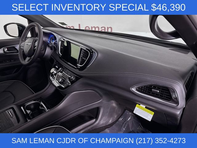 New 2026 Chrysler Pacifica Limited w/ S Appearance Package image 32