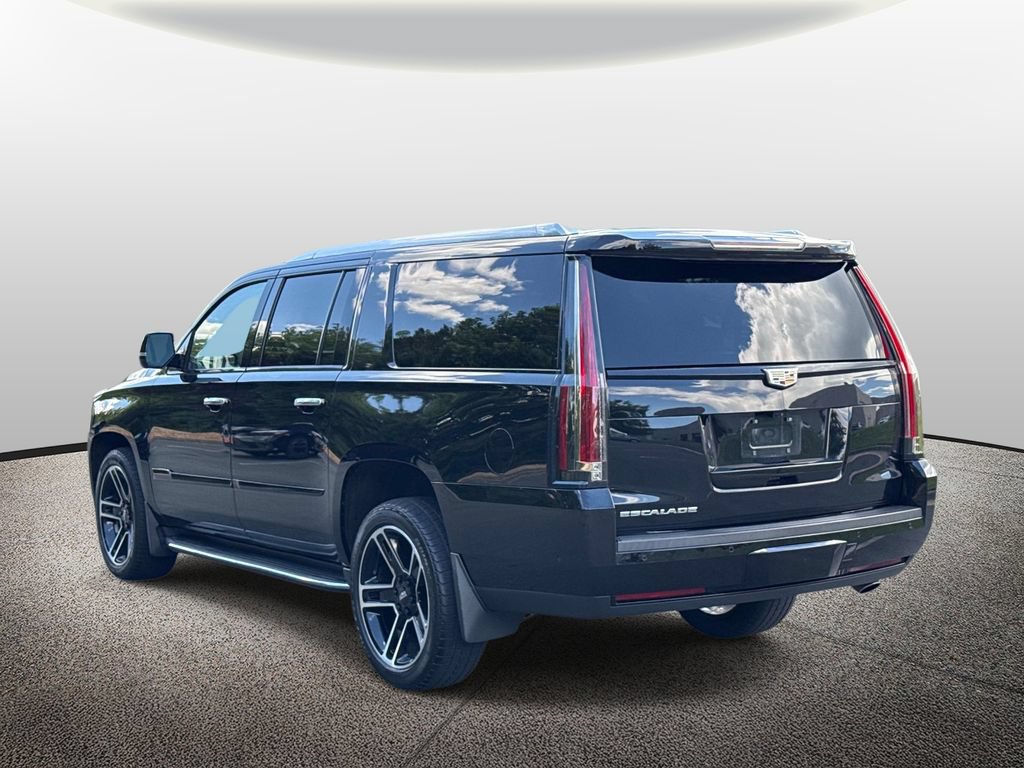 Used 2019 Cadillac Escalade ESV Luxury w/ Escalade Sport Edition AWD/4WD image 4