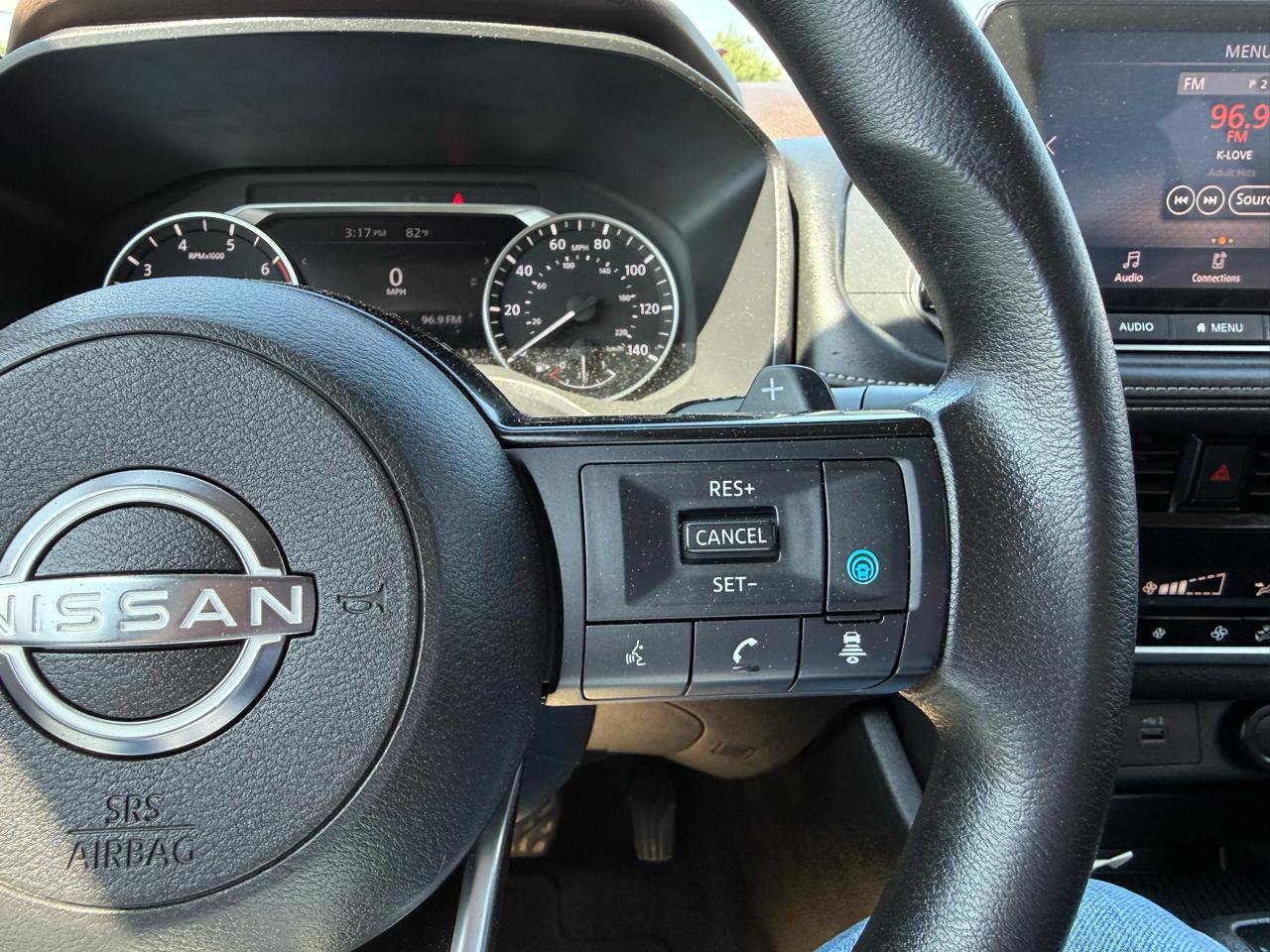 Used 2022 Nissan Rogue SV FWD image 22