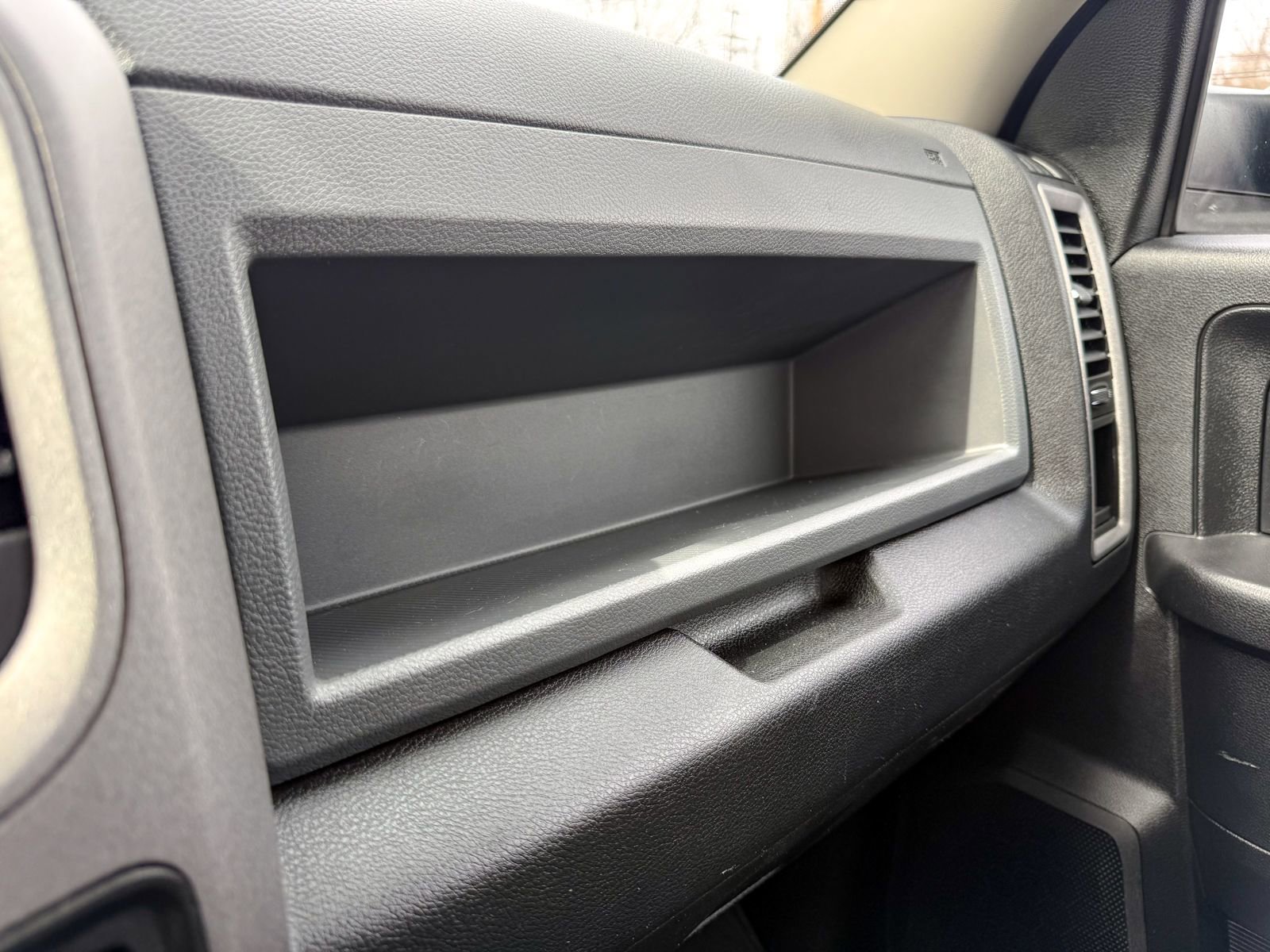 Used 2015 RAM 2500 Tradesman w/ Chrome Appearance Group image 30