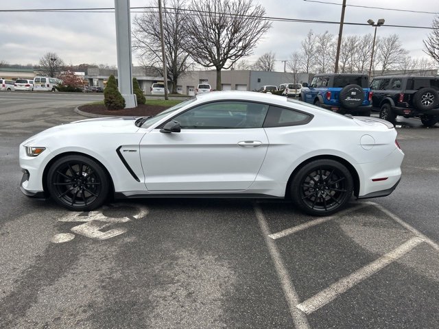 Used 2016 Ford Mustang Shelby GT350 w/ Technology Package image 4