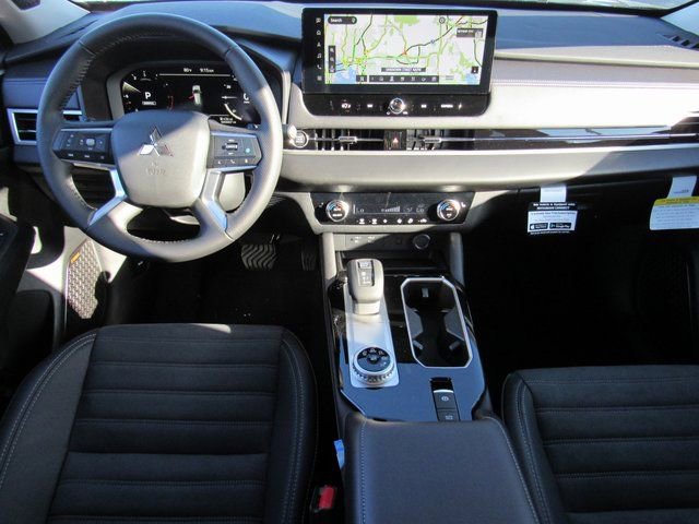 New 2025 Mitsubishi Outlander SE image 10