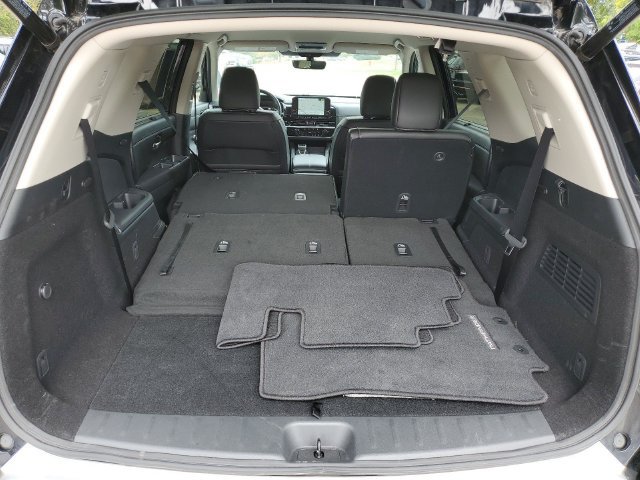 Used 2025 Nissan Pathfinder SL AWD/4WD image 32