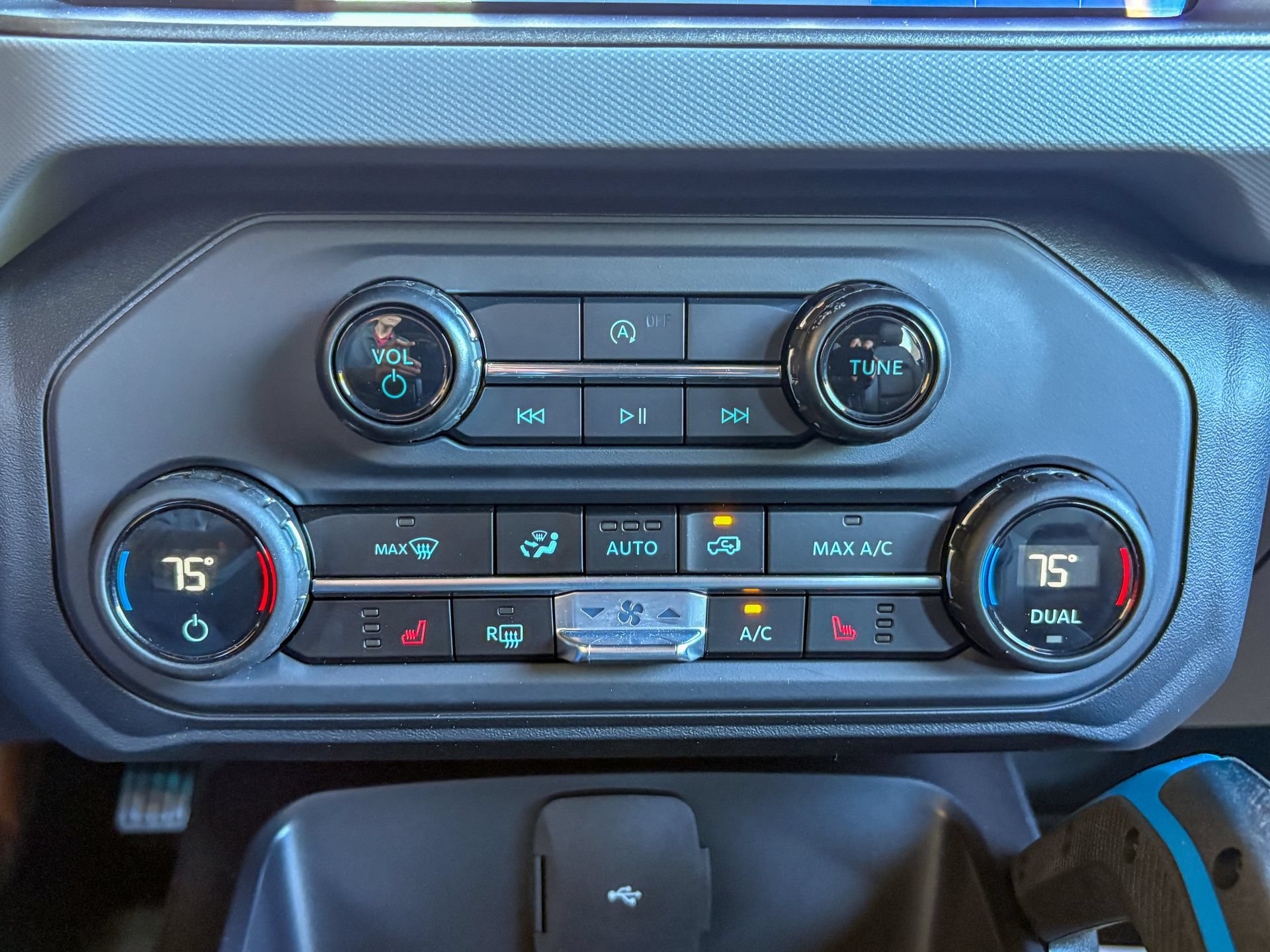 Used 2024 Ford Bronco Black Diamond AWD/4WD image 19