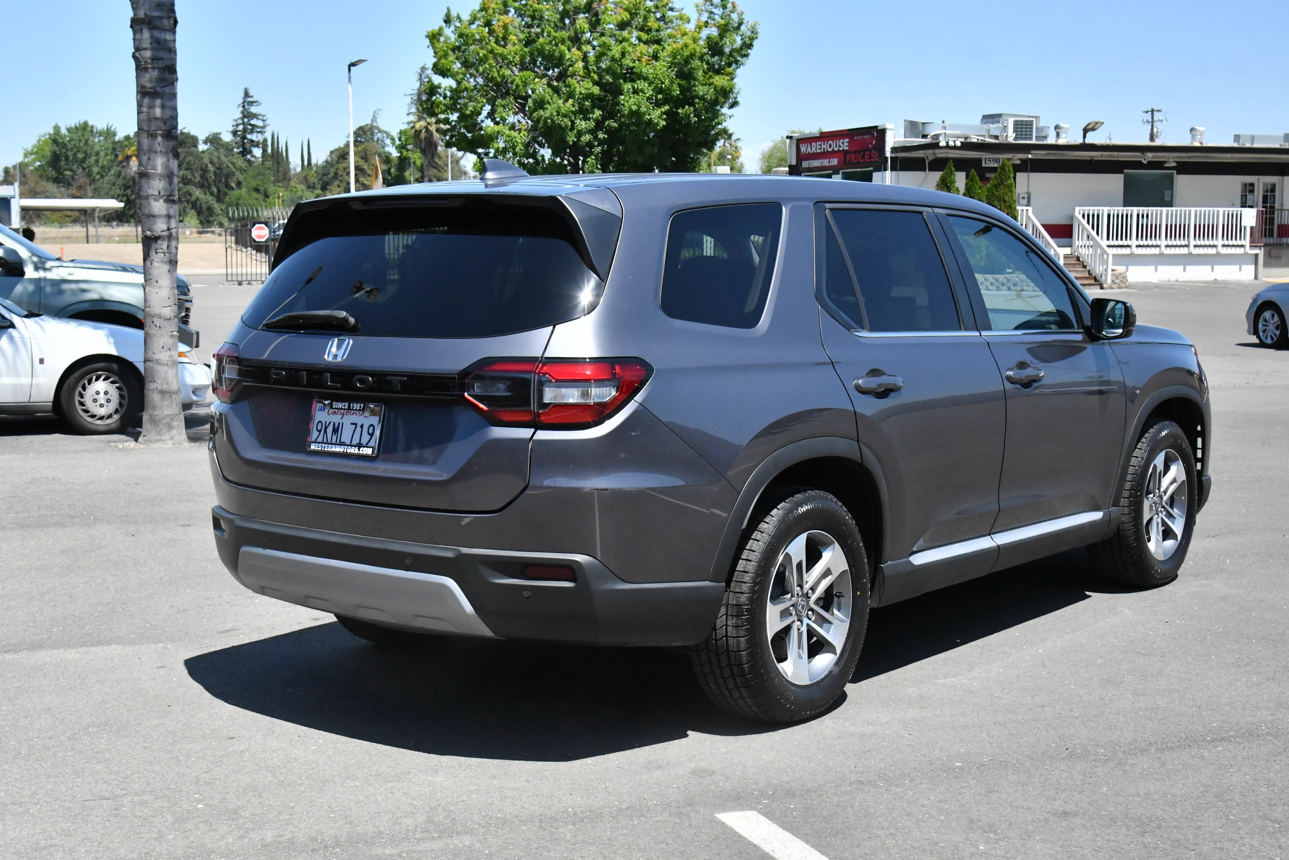 Used 2024 Honda Pilot EX-L image 8