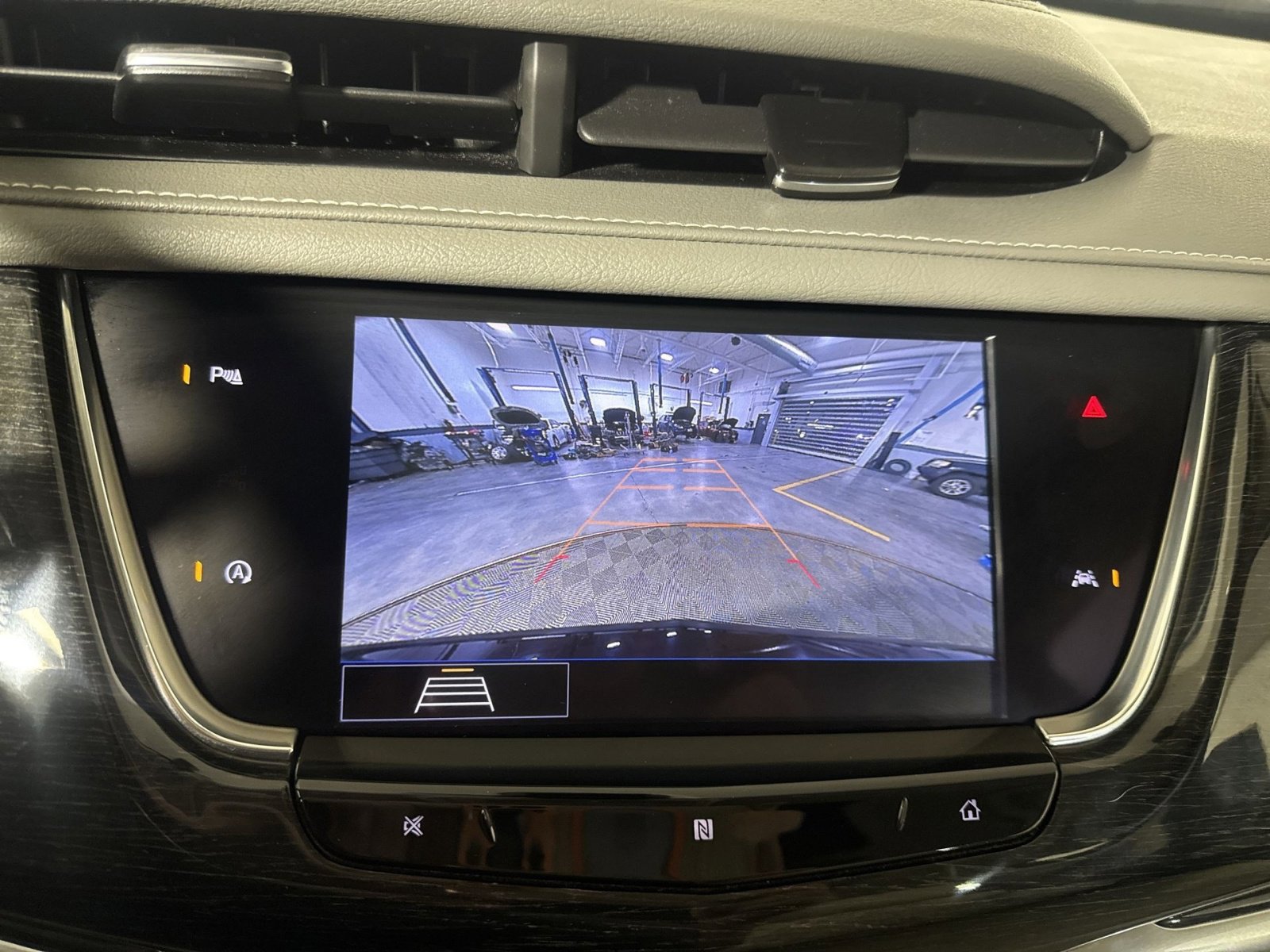 Used 2020 Cadillac XT6 Premium Luxury w/ LPO, Floor Liner Package image 19