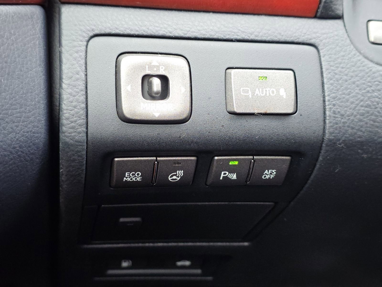 Used 2011 Lexus LS 460 L w/ Luxury Pkg image 7