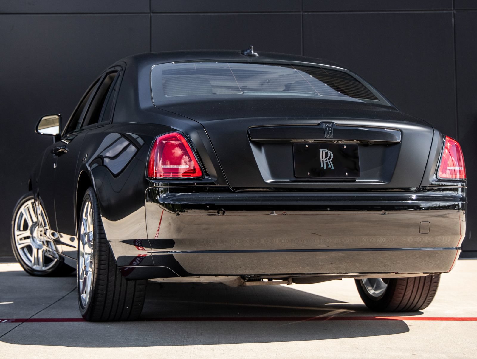 Used 2015 Rolls-Royce Ghost RWD image 9