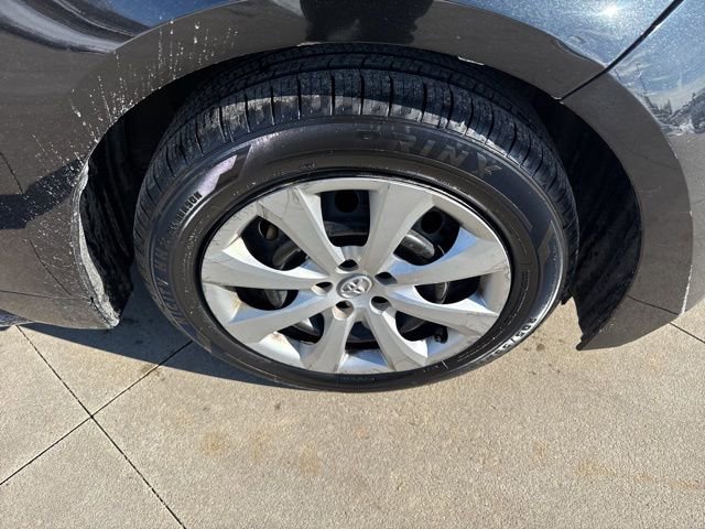 Used 2021 Toyota Corolla LE image 10