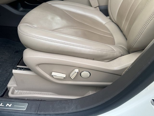 Used 2022 Lincoln Nautilus Reserve w/ Equipment Group 201A image 11