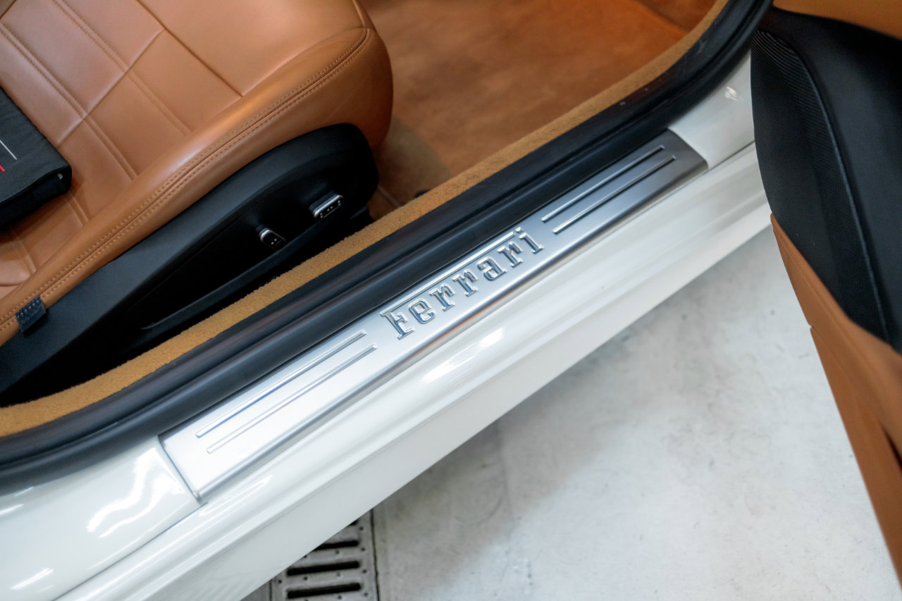 Used 2016 Ferrari California T image 45
