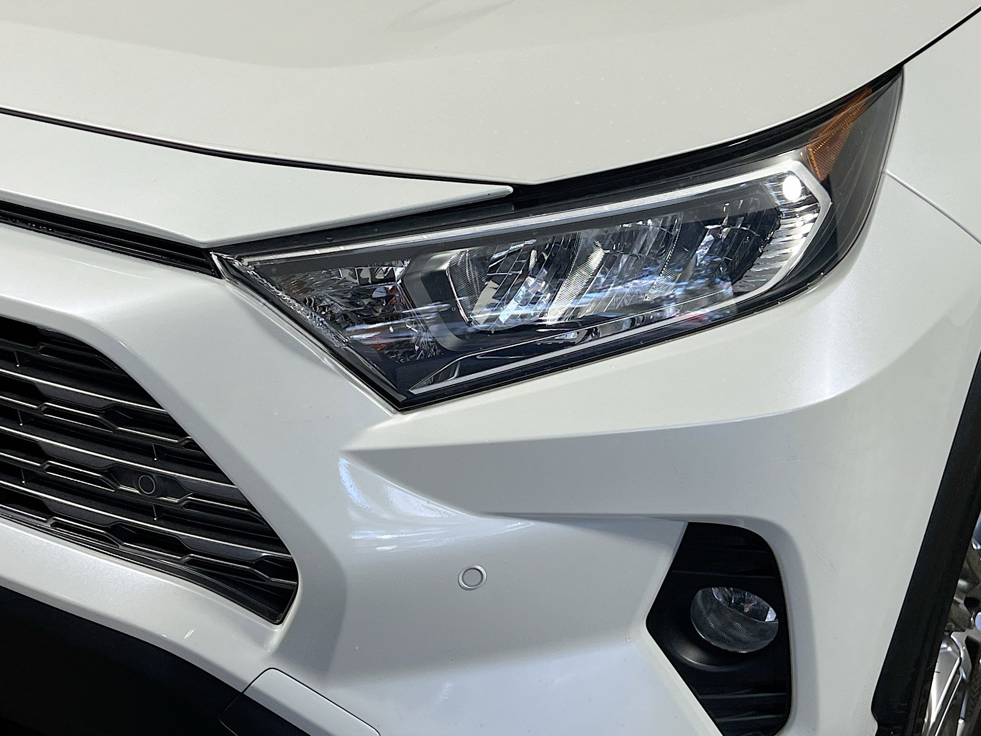 Used 2019 Toyota RAV4 Limited w/ Cold Weather Package image 12