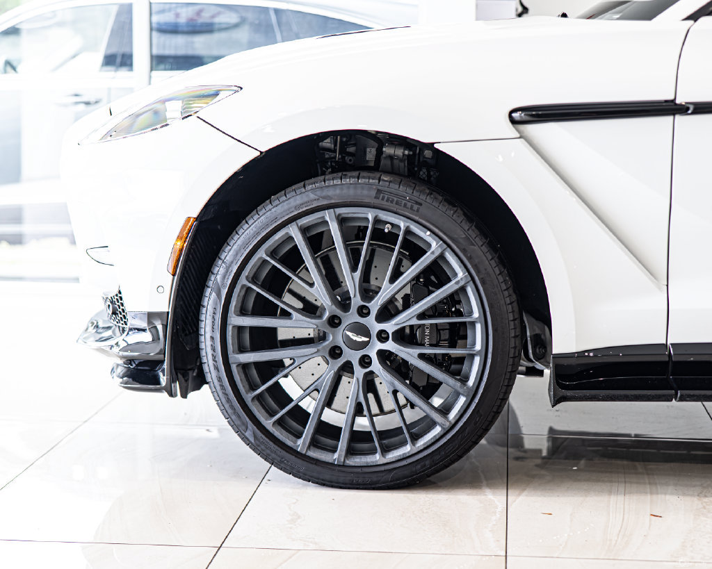 Used 2024 Aston Martin DBX 707 AWD/4WD image 8