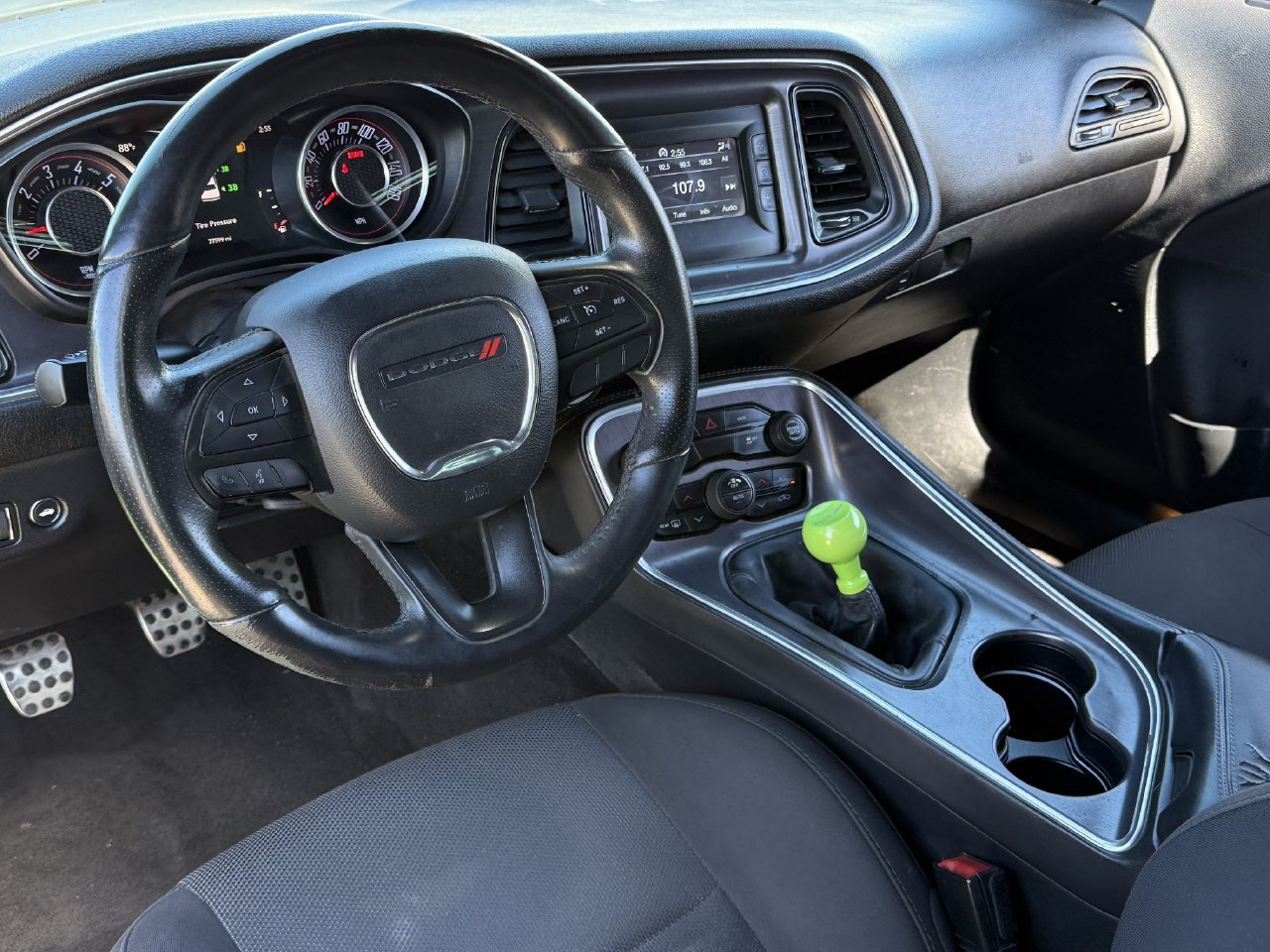 Used 2015 Dodge Challenger R/T RWD image 10