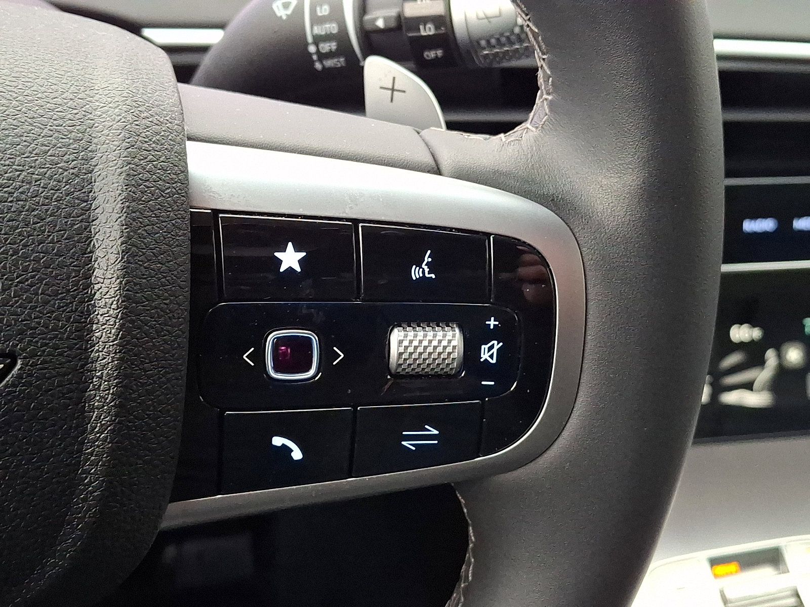 Certified 2026 Genesis GV70 2.5T Advanced image 23