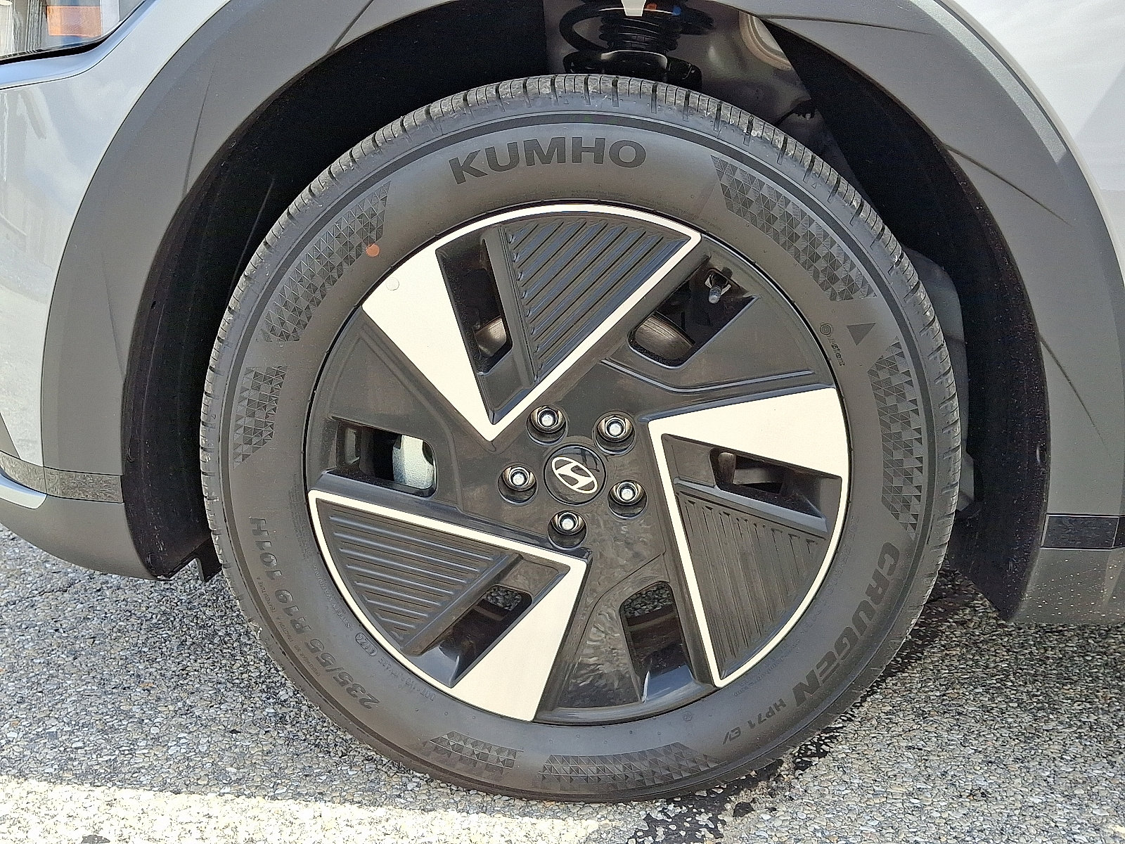 New 2025 Hyundai Ioniq 5 SE image 20