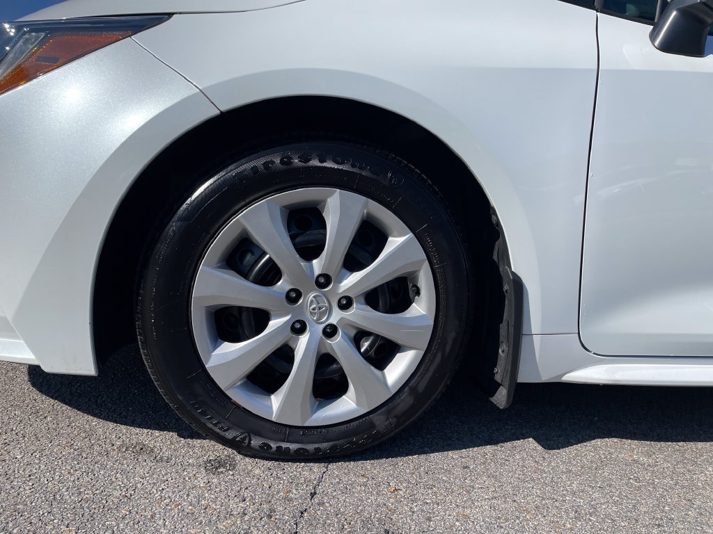 Used 2024 Toyota Corolla LE FWD image 9