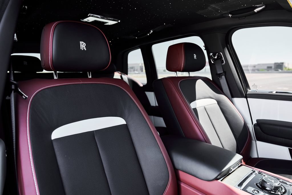 Used 2026 Rolls-Royce Cullinan AWD/4WD image 46