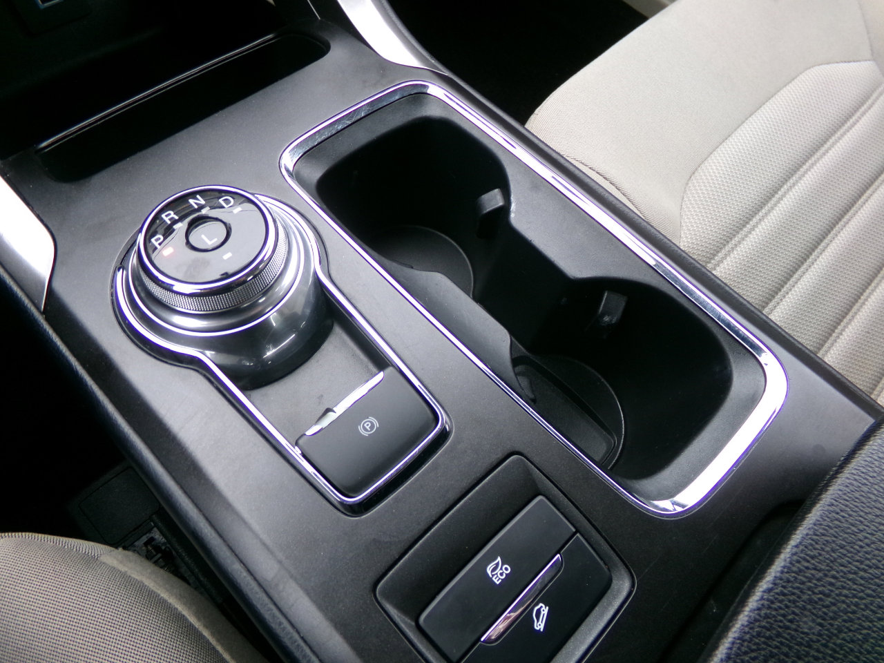 Used 2018 Ford Fusion SE image 20