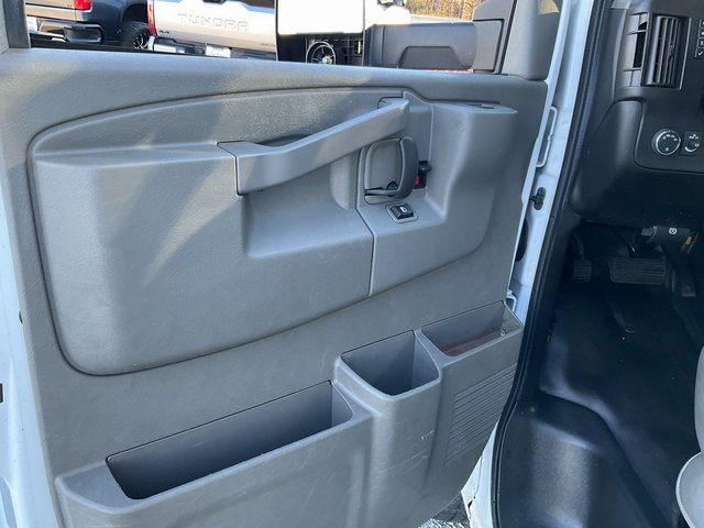 Used 2022 GMC Savana 3500 w/ Power Convenience Package image 6