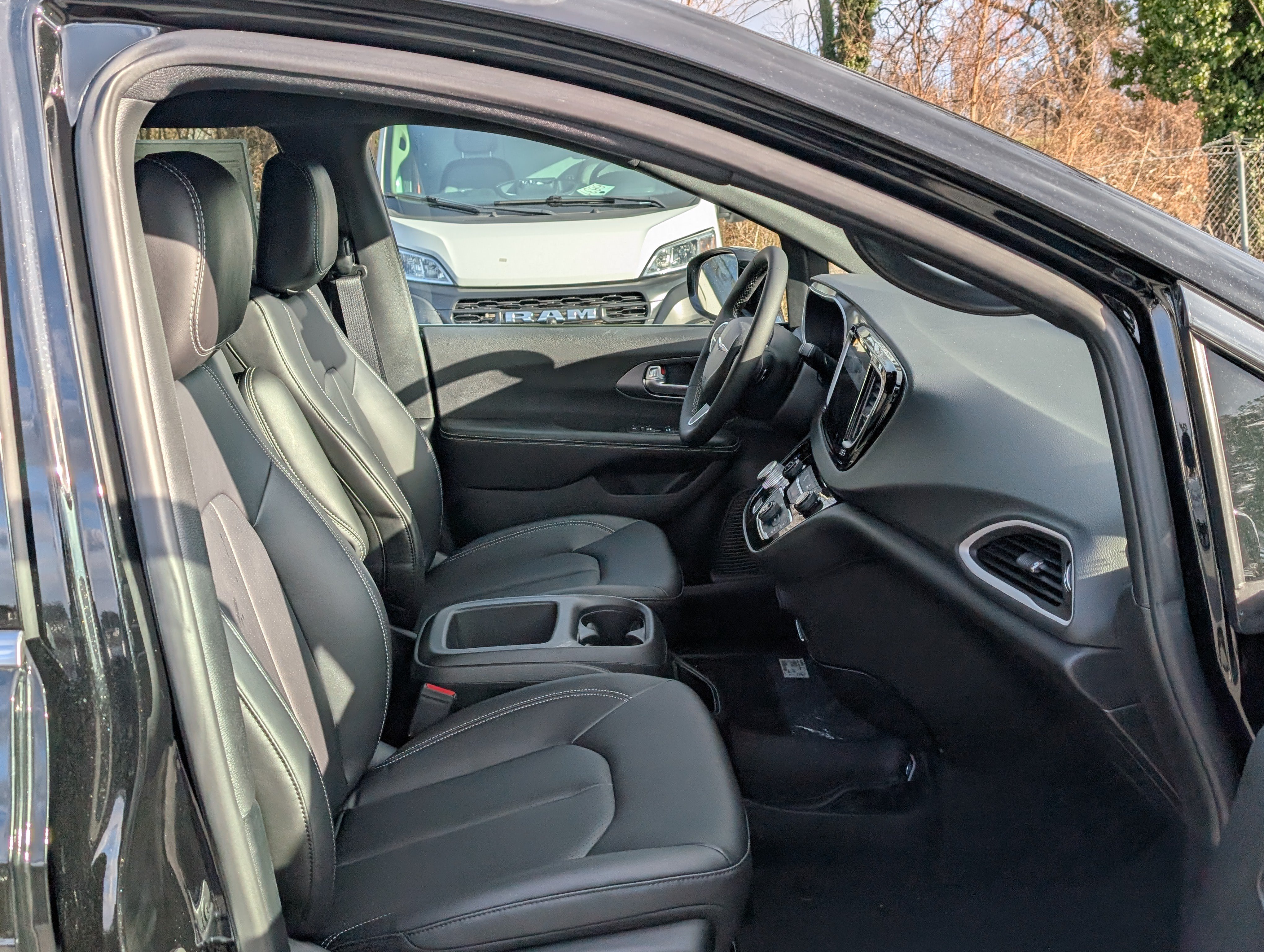 New 2026 Chrysler Voyager LX FWD image 9