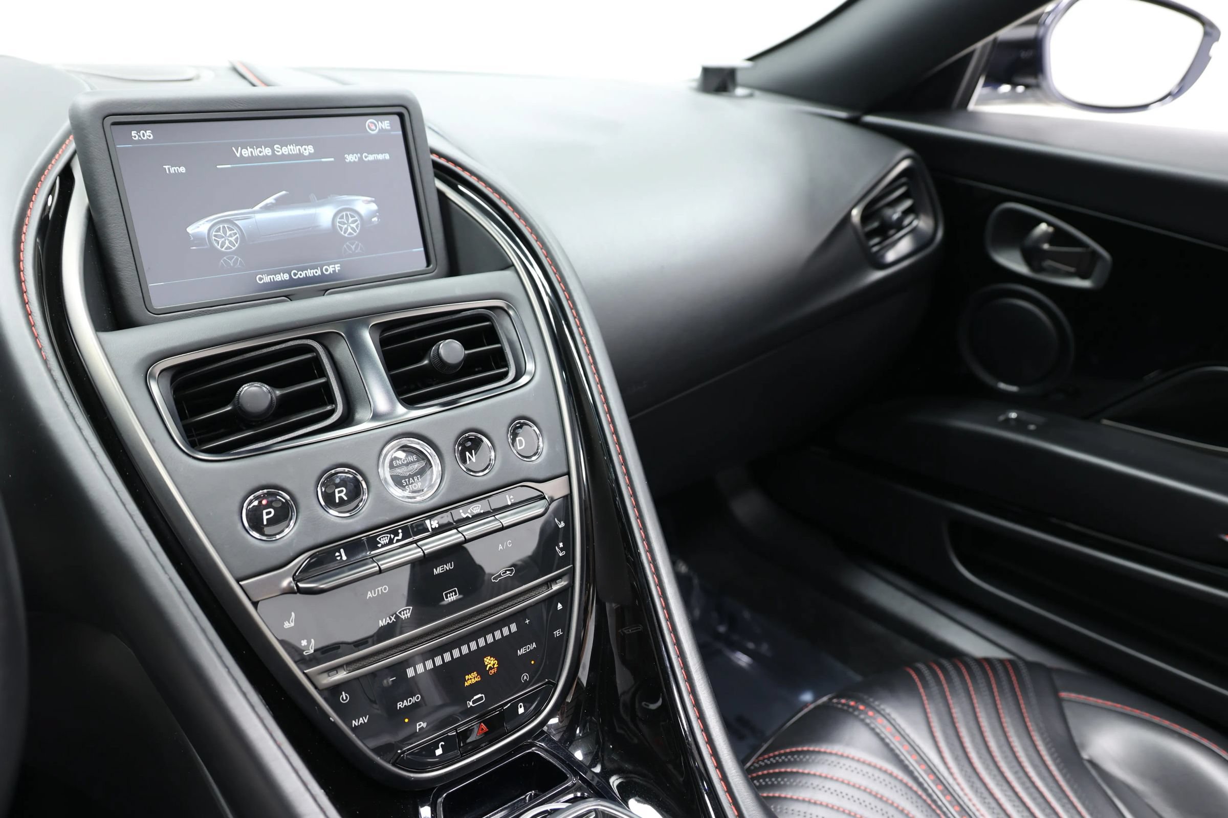 Used 2019 Aston Martin DB11 Volante RWD image 49