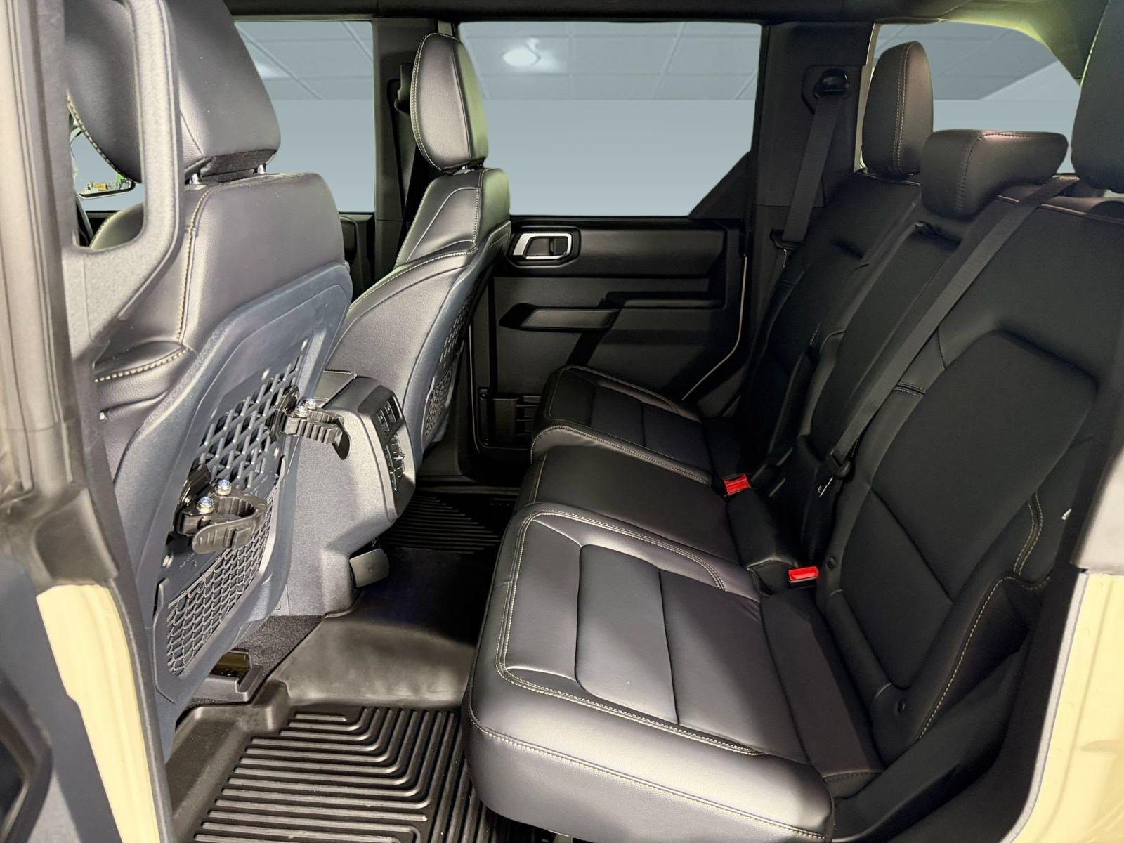 Used 2025 Ford Bronco Badlands AWD/4WD image 23