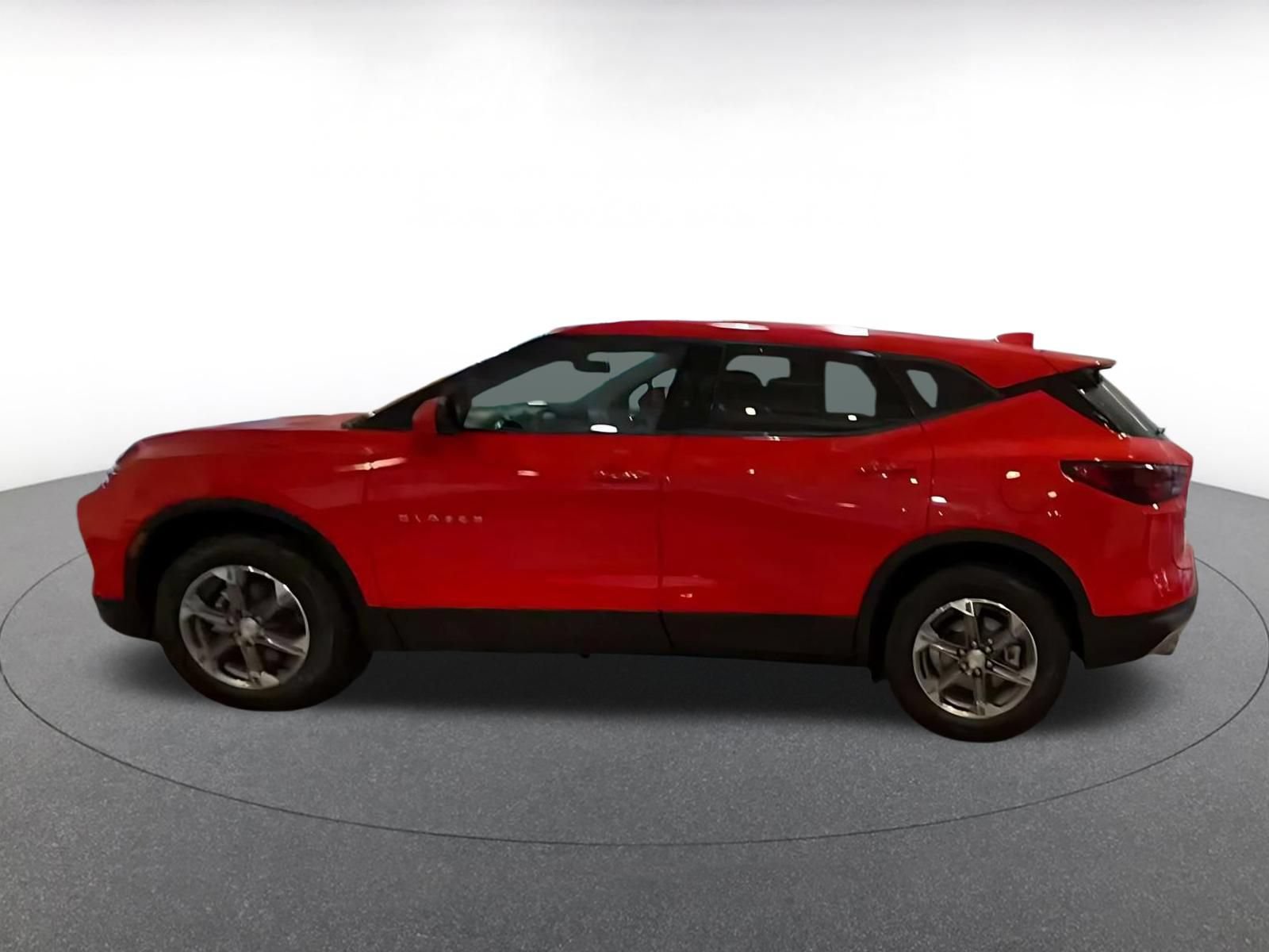 Used 2026 Chevrolet Blazer LT FWD image 8