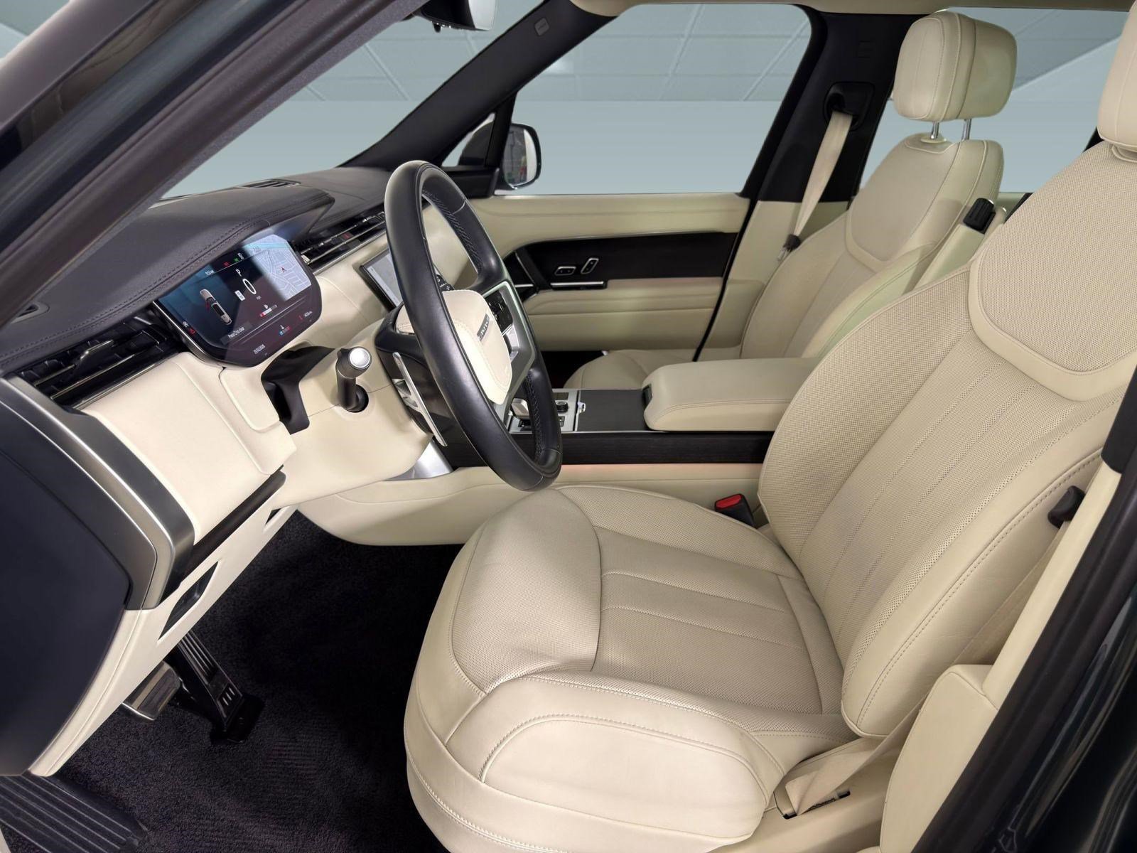 Used 2023 Land Rover Range Rover SE image 5