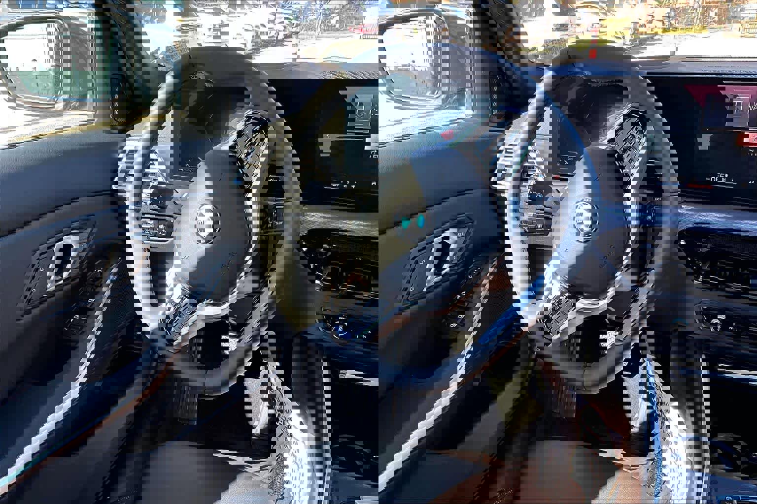 Used 2026 BMW 330i Sedan w/ Premium Package image 12