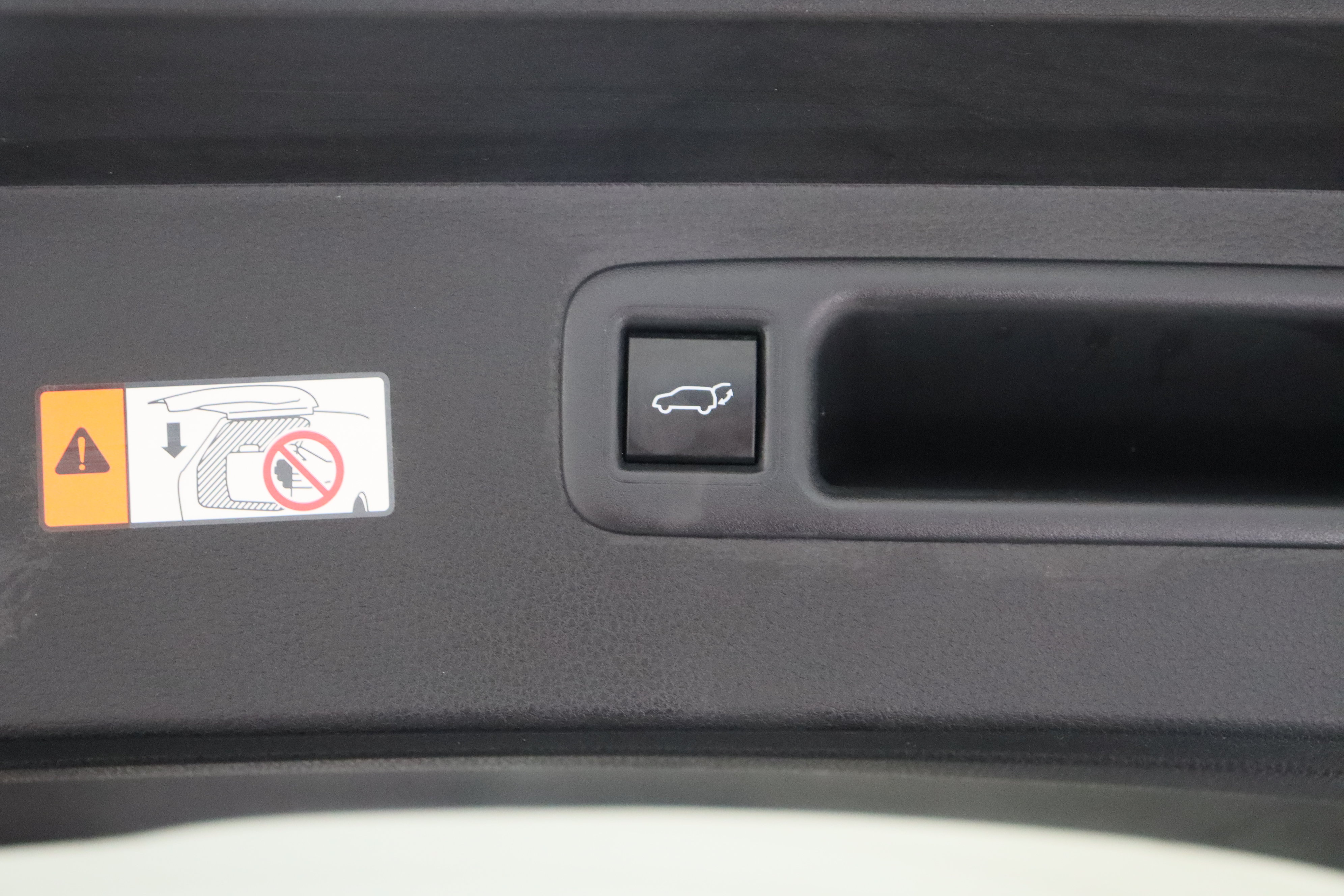 Certified 2025 Toyota Highlander LE FWD image 34