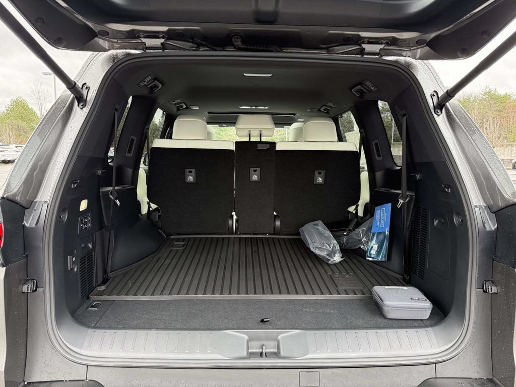 Used 2026 Lexus LX 600 4WD w/ Accessory Package (2T) image 30