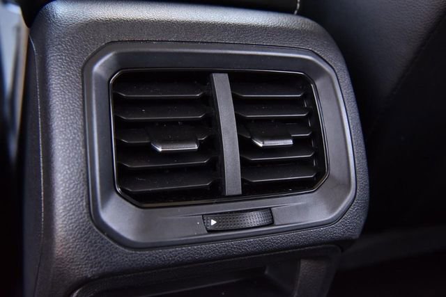 Used 2023 Volkswagen Tiguan SE w/ Panoramic Sunroof Package image 22