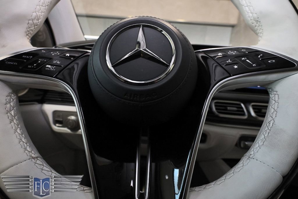 Used 2025 Mercedes-Benz Maybach GLS 600 4MATIC image 43
