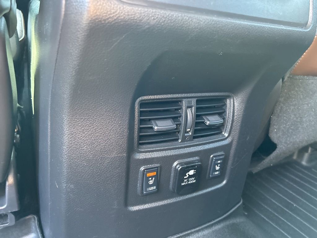 Used 2017 Nissan Titan Platinum Reserve image 32