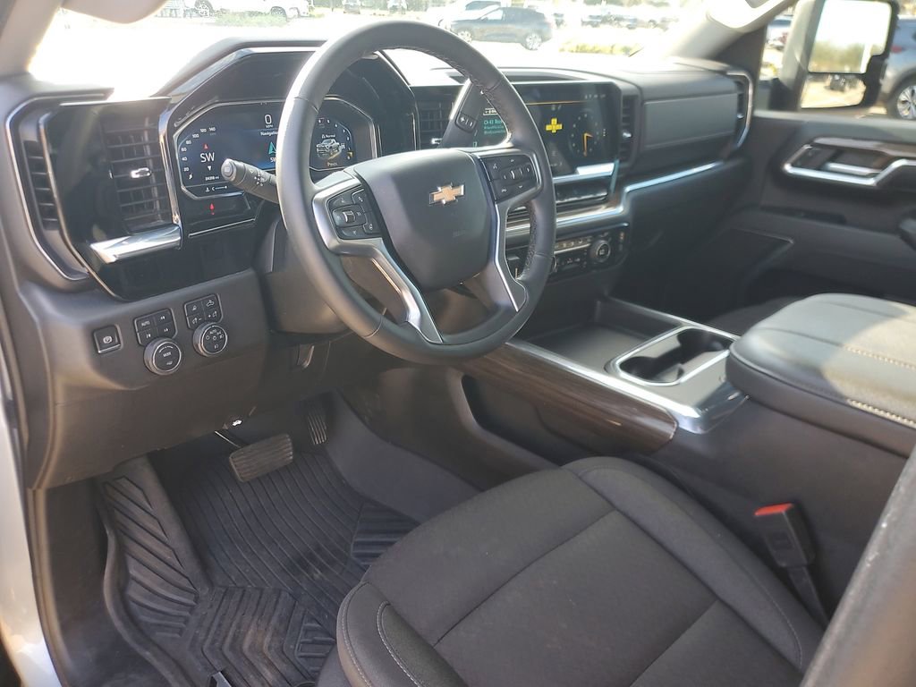 Used 2025 Chevrolet Silverado 2500 LT w/ Safety Package image 17